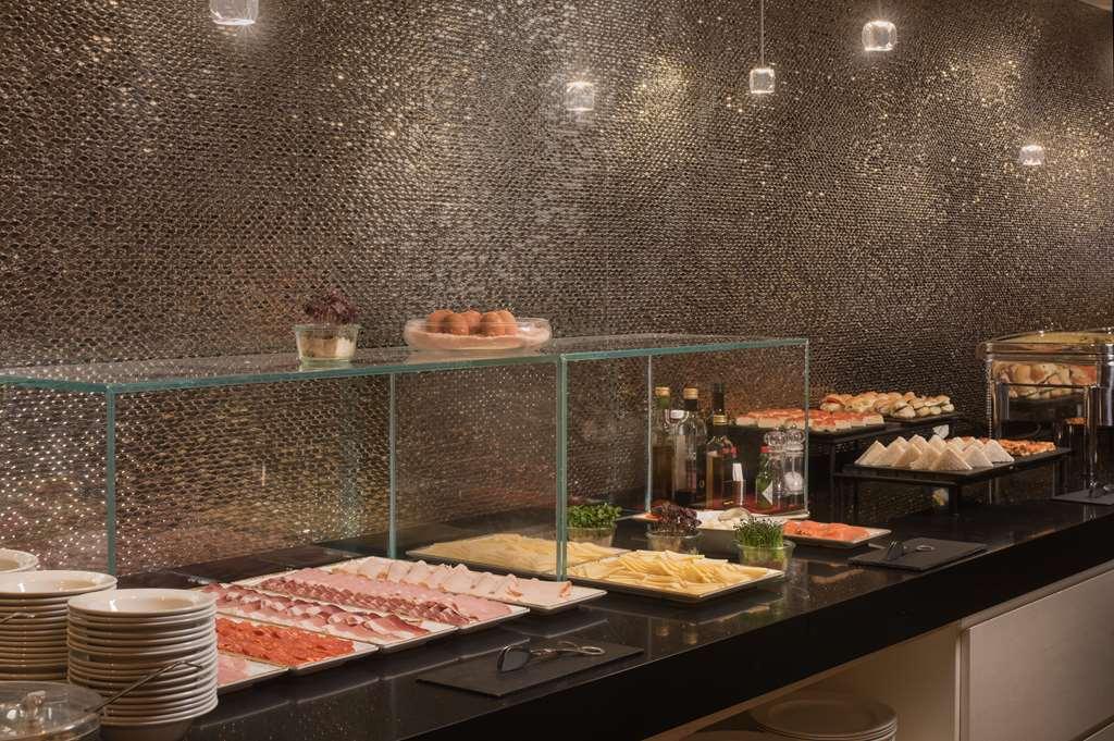 Nh Collection Roma Vittorio Veneto Hotel Restoran foto